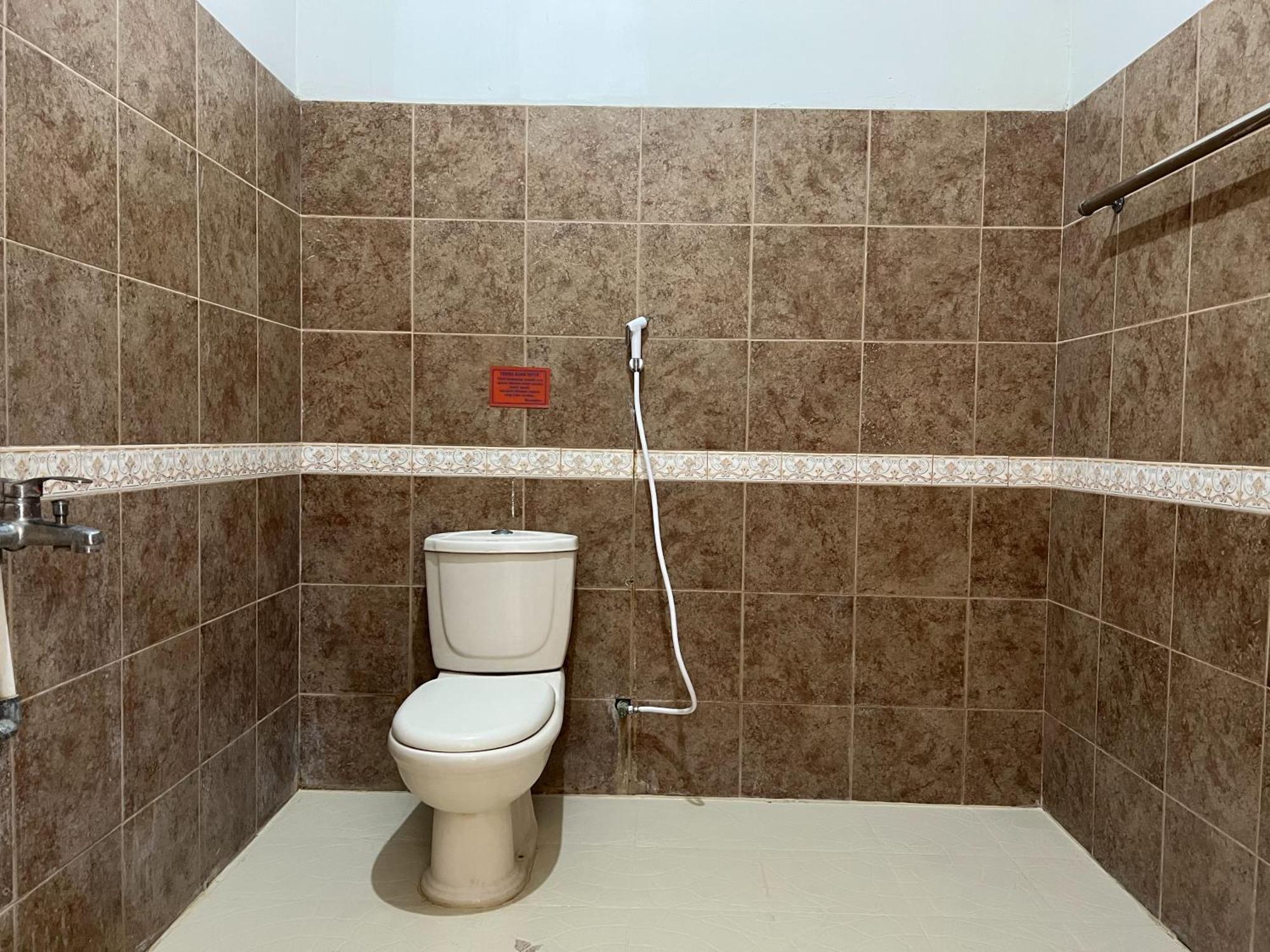 ホテル Oyo 92098 Kost Orange Syariah マカッサル エクステリア 写真
